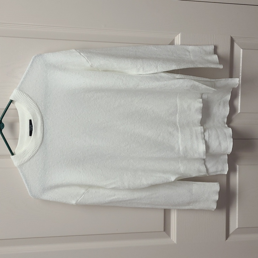 Tahari Women's Cream Crew Neck Sweater With Split Sides And Longer Back S/P